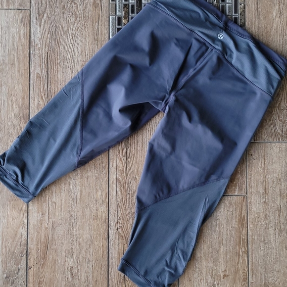 LULULEMON COMPRESSION CROPS - Picture 5 of 6